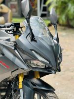 Honda CBR 150R màu đen (Xe Mới 100%)