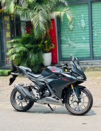 Honda CBR 150R màu đen (Xe Mới 100%) 